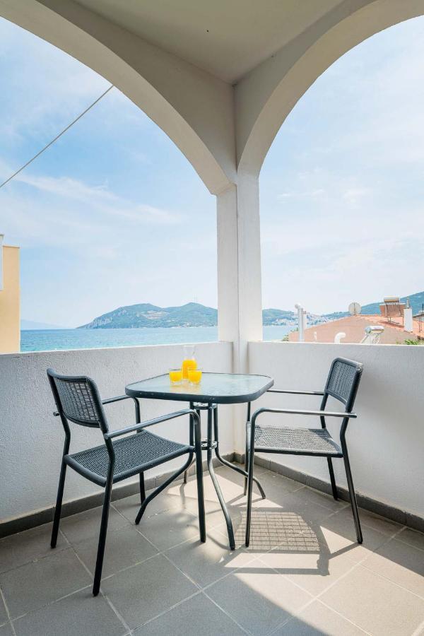 Marinis Boutique Rooms Nea Iraklitsa Eksteriør billede