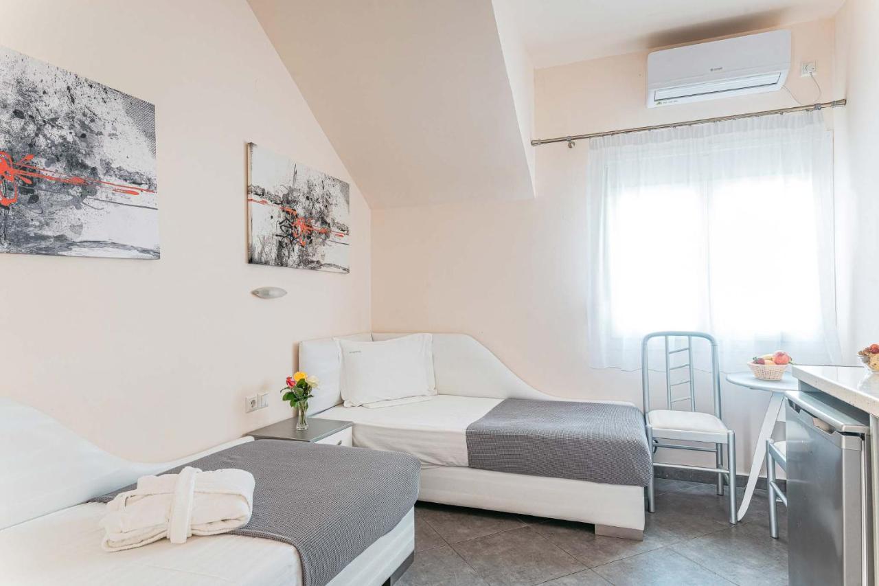 Marinis Boutique Rooms Nea Iraklitsa Eksteriør billede